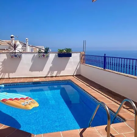 In With Pool And Sea View Villa Nerja